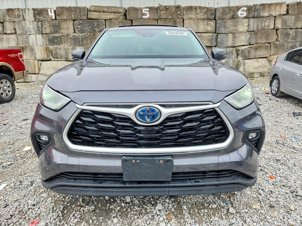 2021 Toyota Highlander Hybrid Le - Image 5