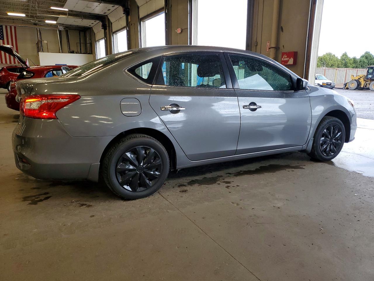 2018 Nissan Sentra S - Фото 3