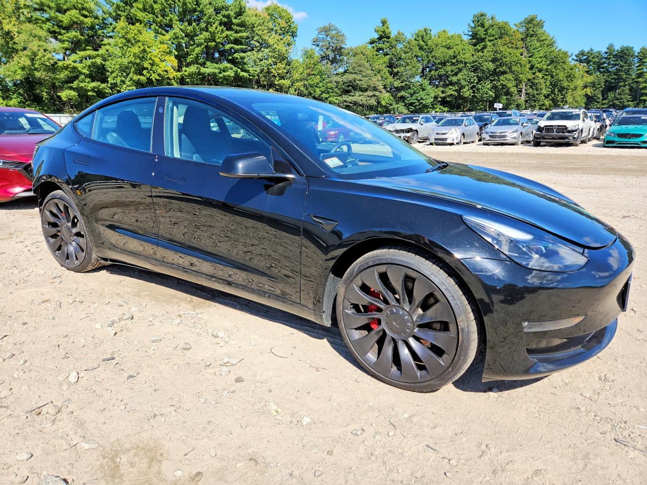 2023 Tesla Model 3 - Фото 4