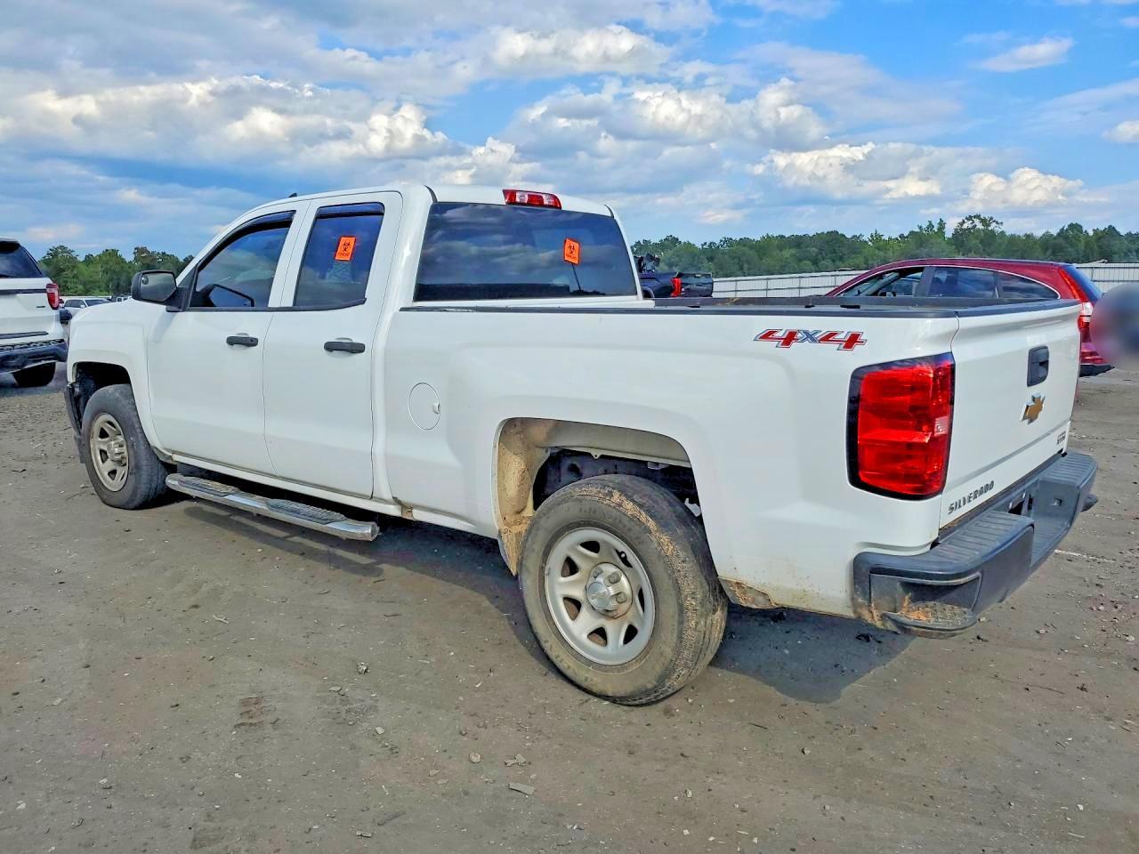 2016 Chevrolet Silverado K1500 - Фото 2