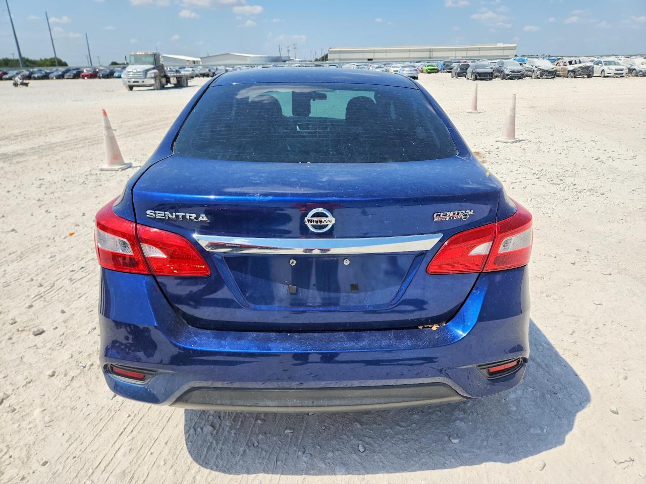 2018 Nissan Sentra S - Фото 6