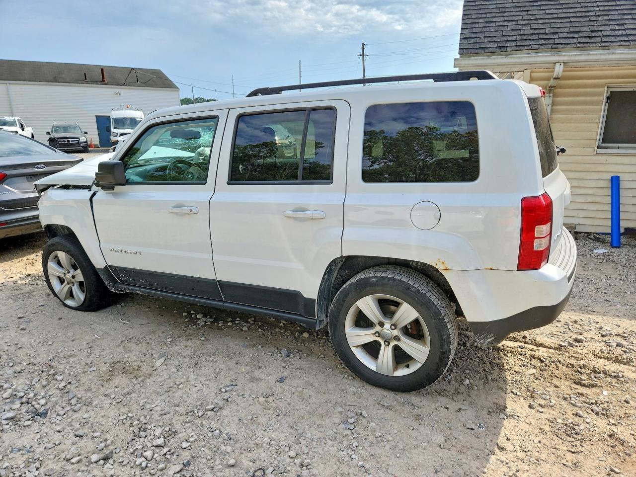 2017 Jeep Patriot Latitude - Фото 2