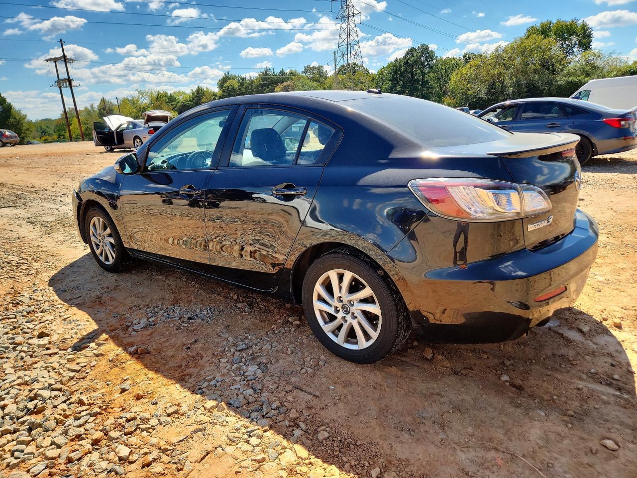 2013 Mazda 3 I - Image 2