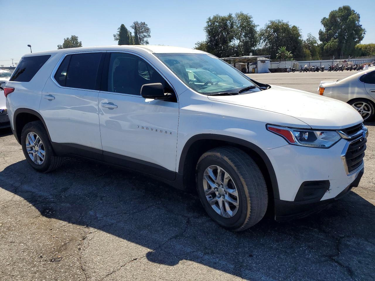 2020 Chevrolet Traverse Ls - Фото 4