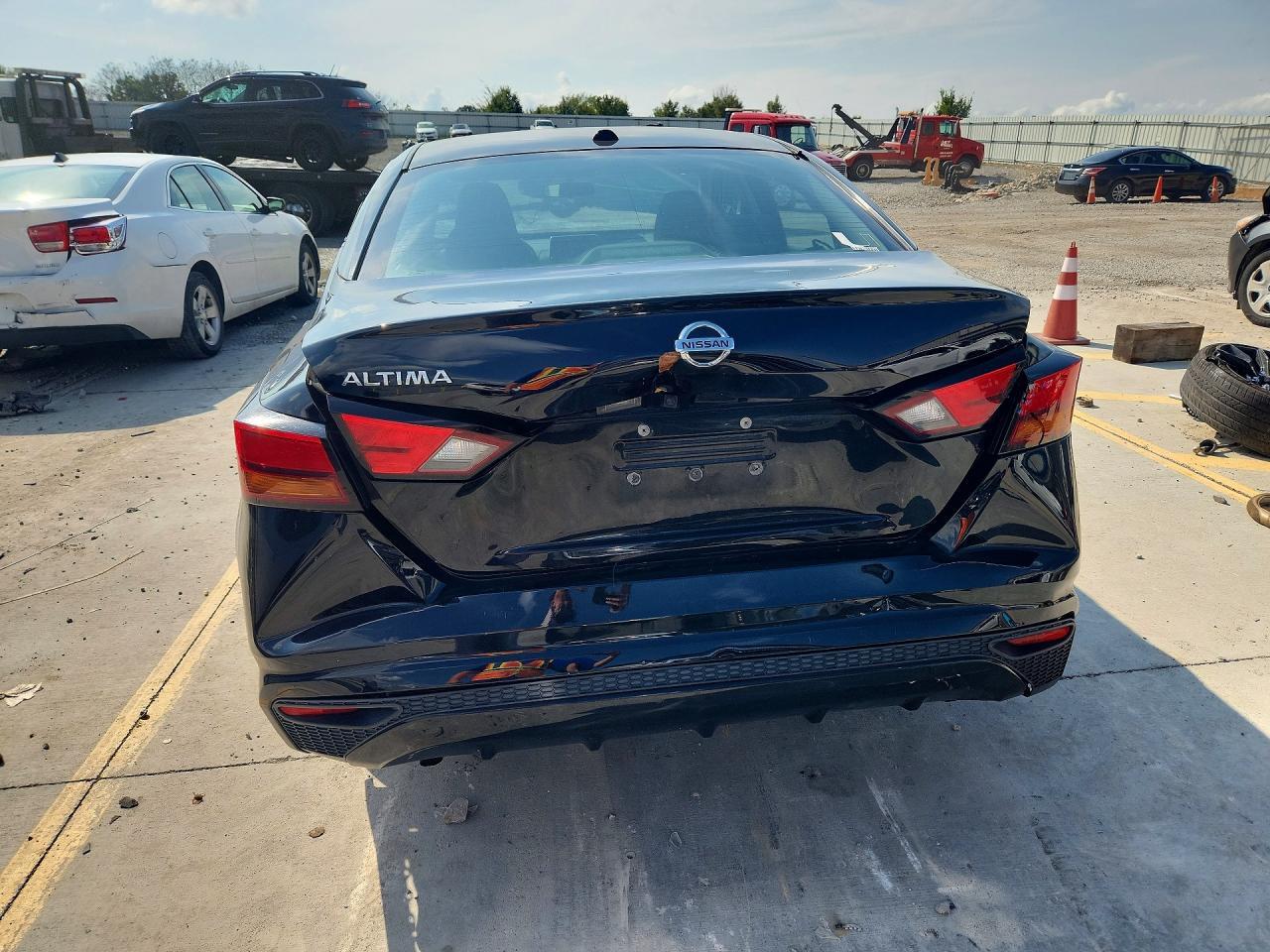 2020 Nissan Altima S - Image 6