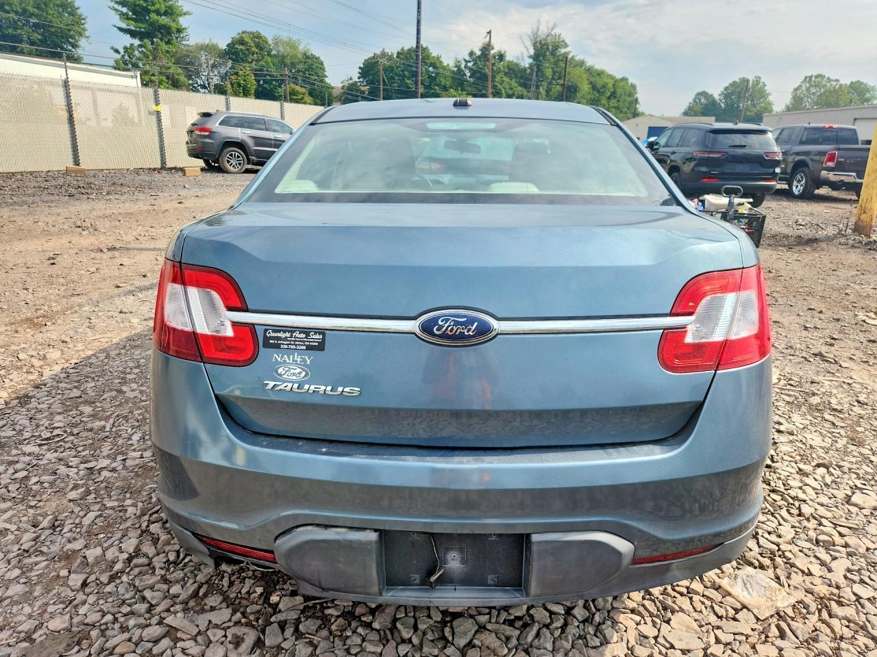 2010 Ford Taurus Se - Image 6
