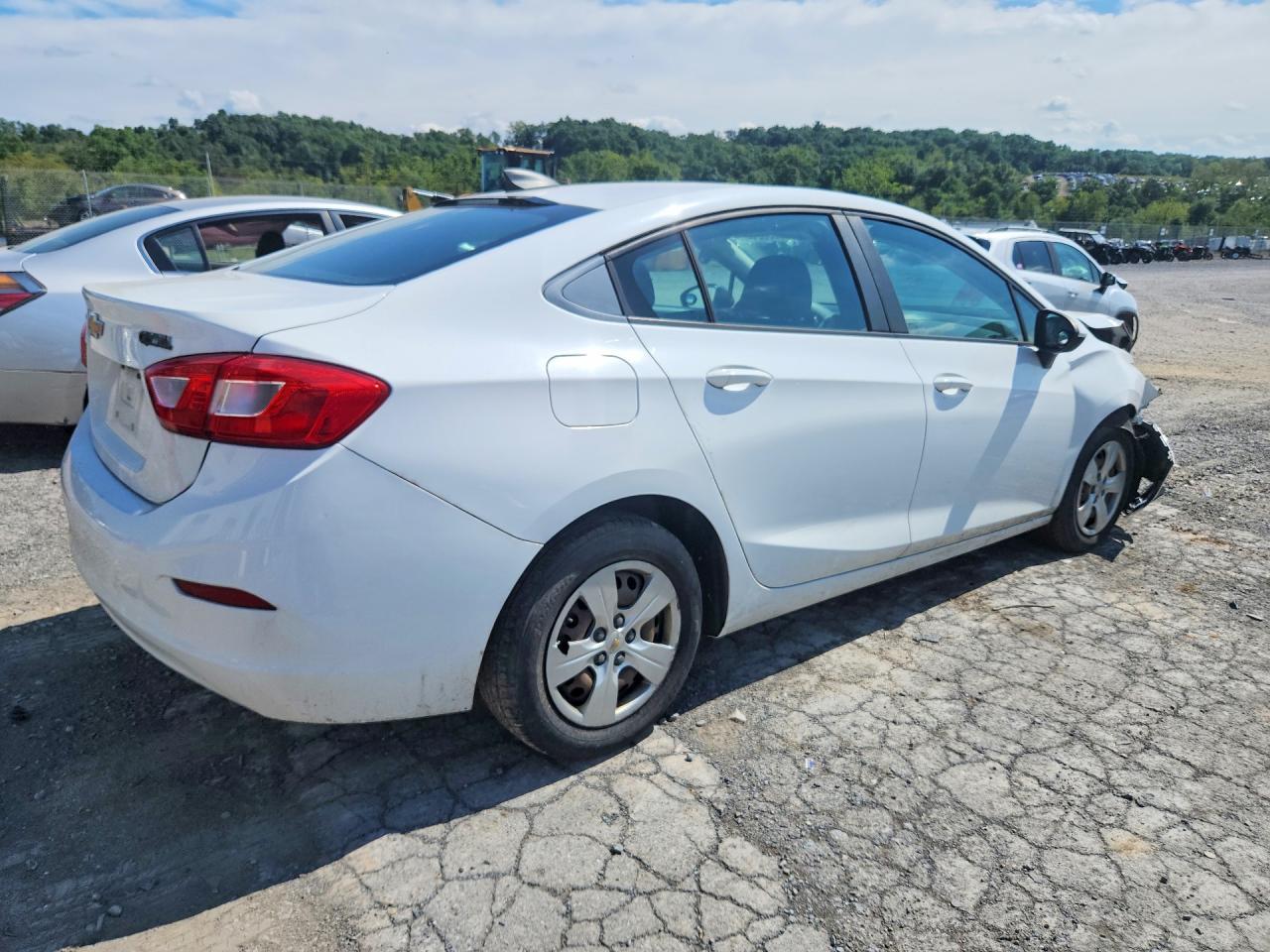 2017 Chevrolet Cruze Ls - Image 3
