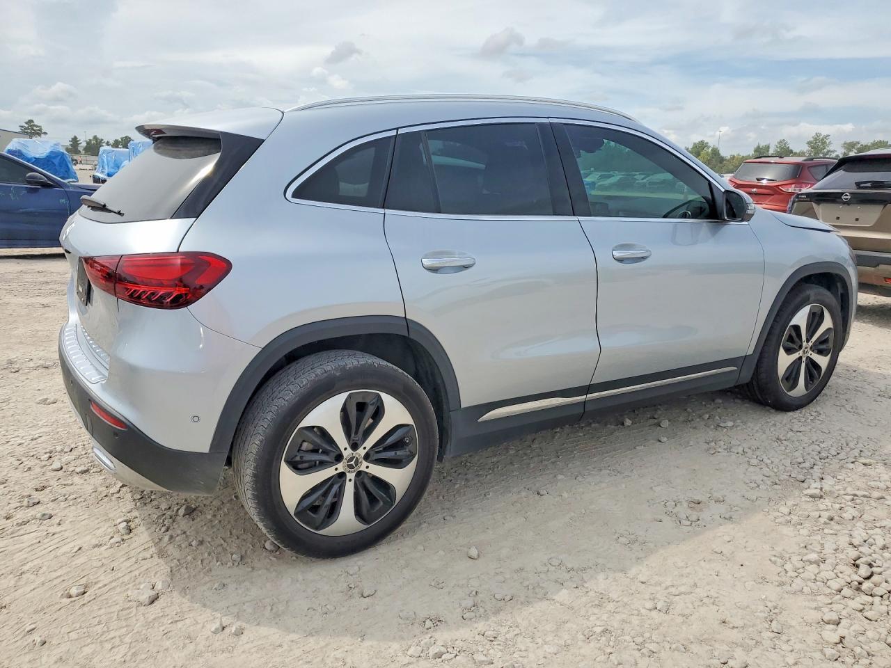 2025 Mercedes-Benz Gla 250 - Фото 3