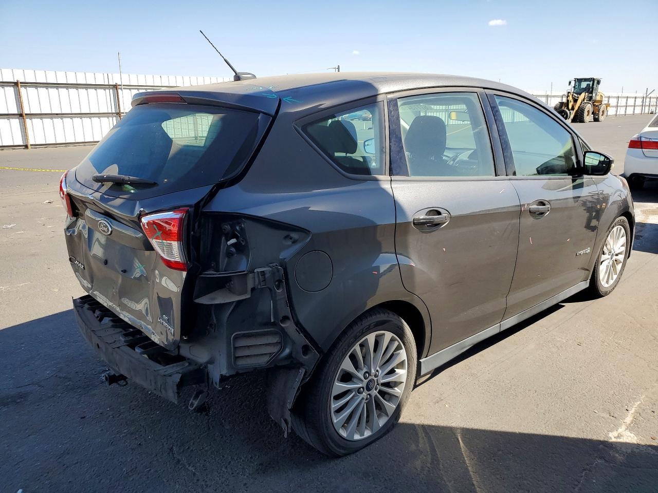 2017 Ford C-Max Se - Image 3