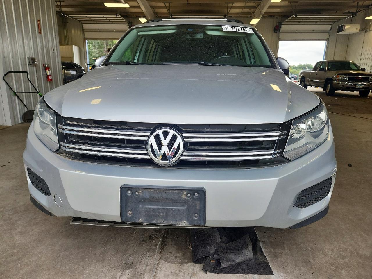 2016 Volkswagen Tiguan S - Image 5