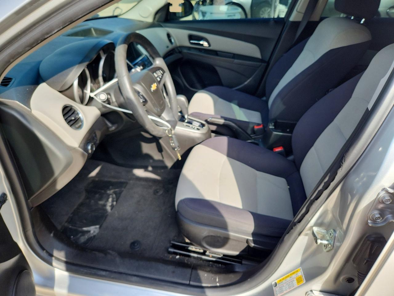 2013 Chevrolet Cruze Ls - Image 7
