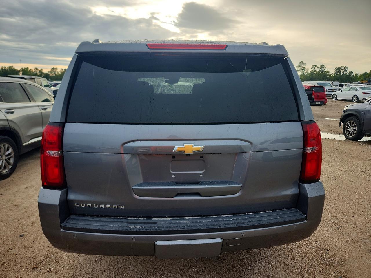 2019 Chevrolet Suburban C1500 Lt - Image 6