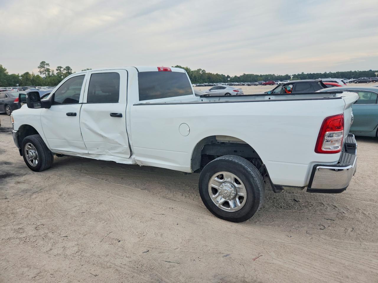 2023 Ram 2500 Tradesman - Фото 2