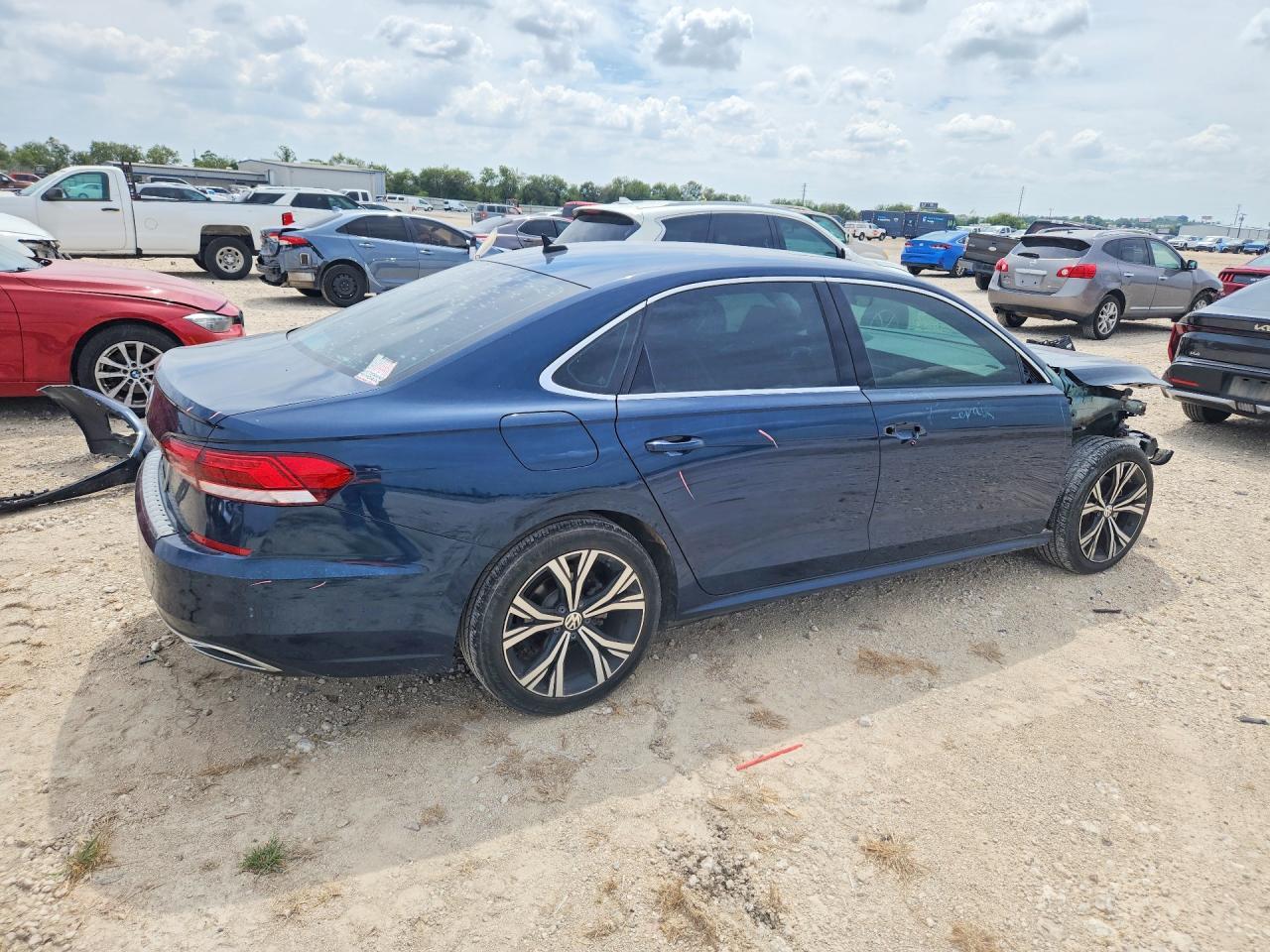 2022 Volkswagen Passat Se - Фото 3