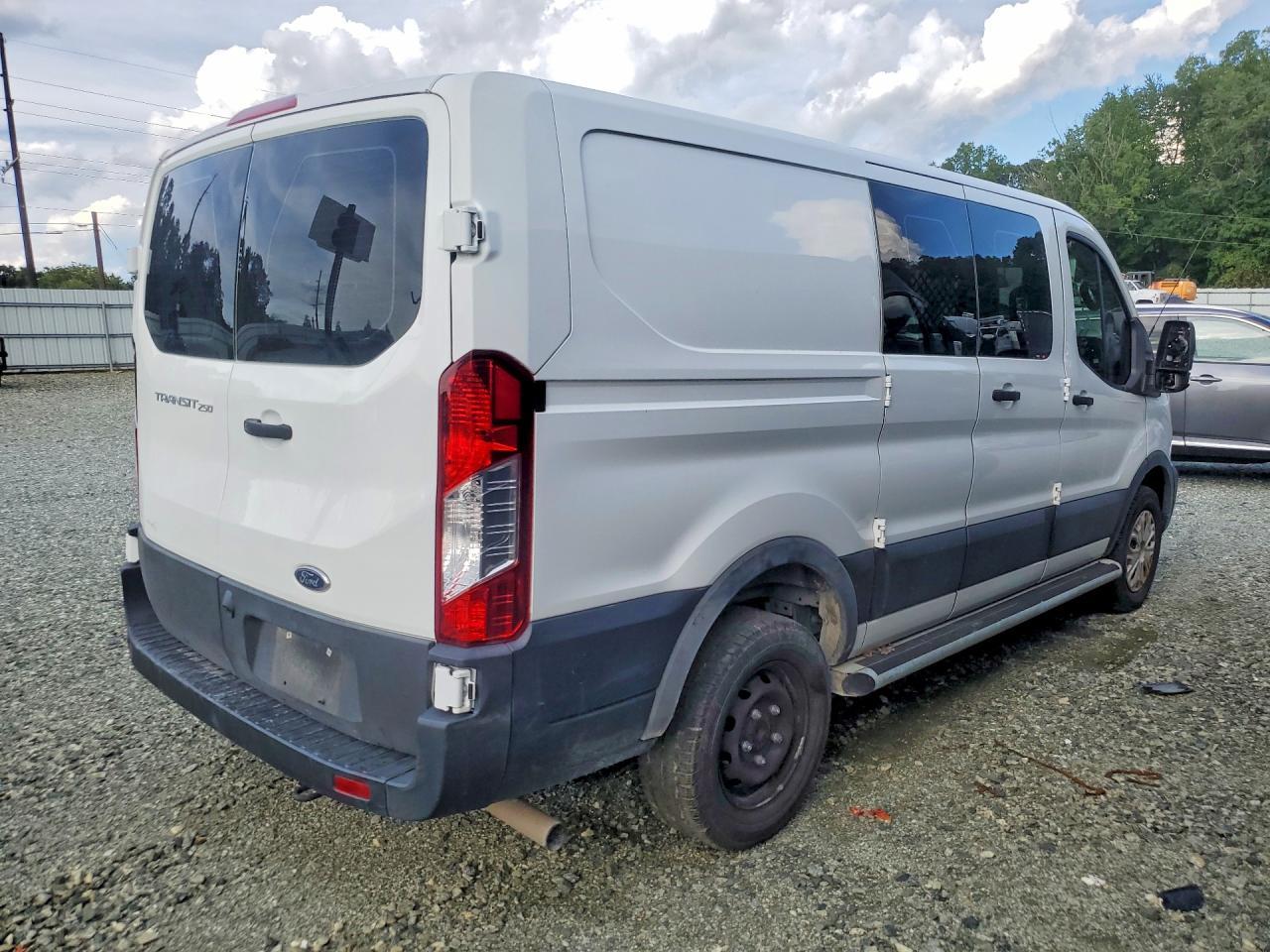 2023 Ford Transit T-250 - Фото 3