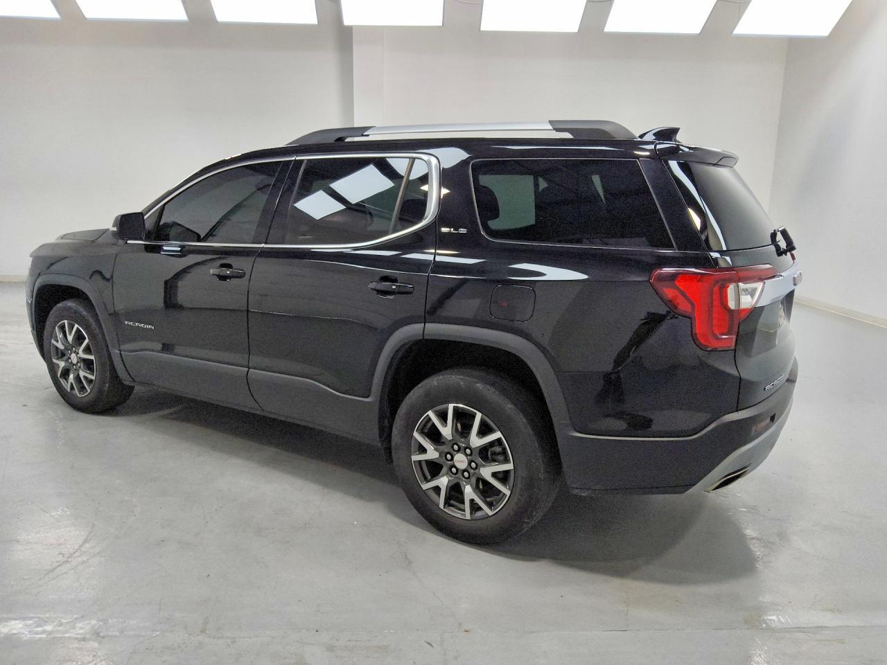 2022 GMC Acadia Sle - Image 2