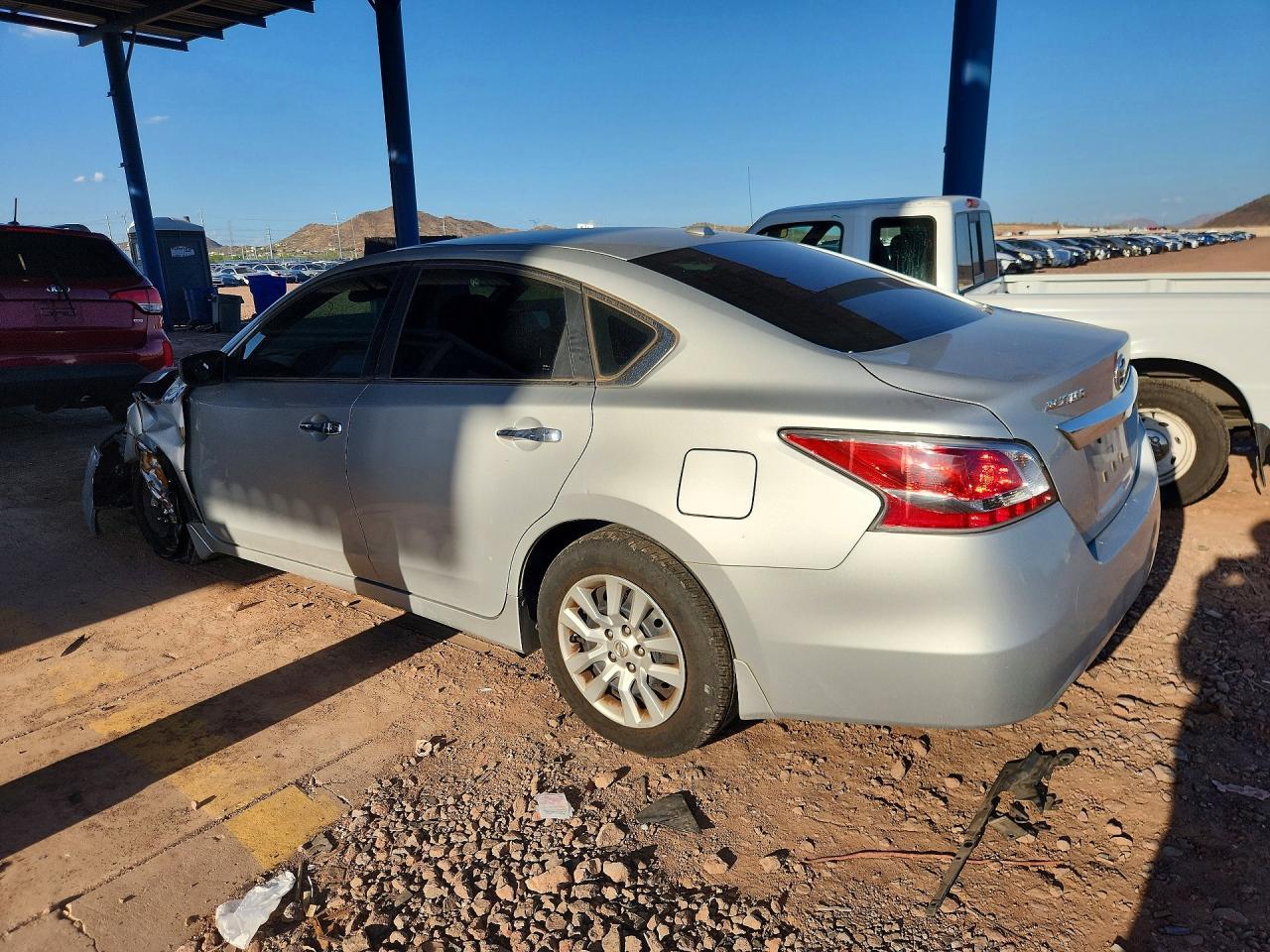 2015 Nissan Altima - Фото 2