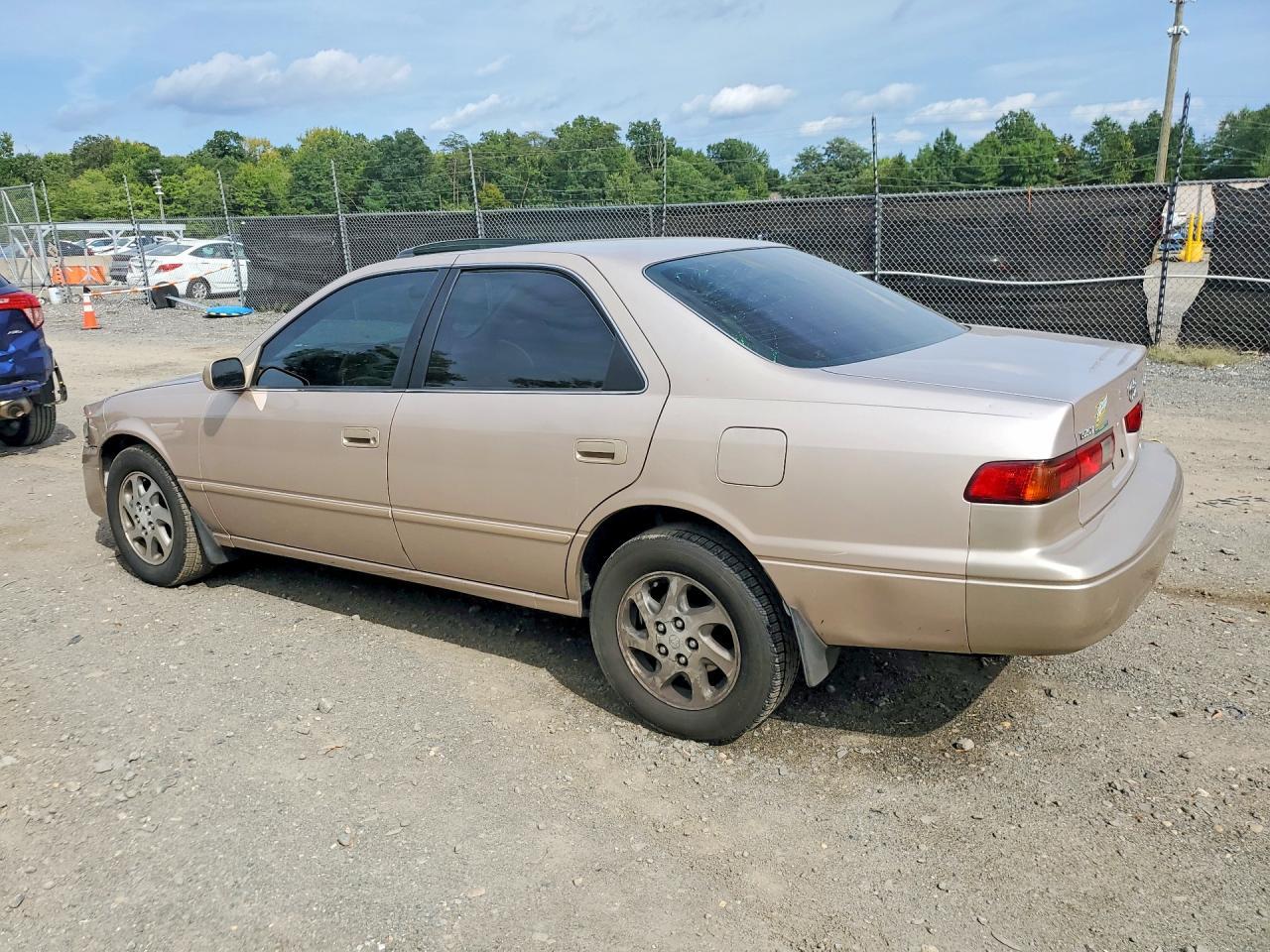 1997 Toyota Camry Xle V6 - Image 2