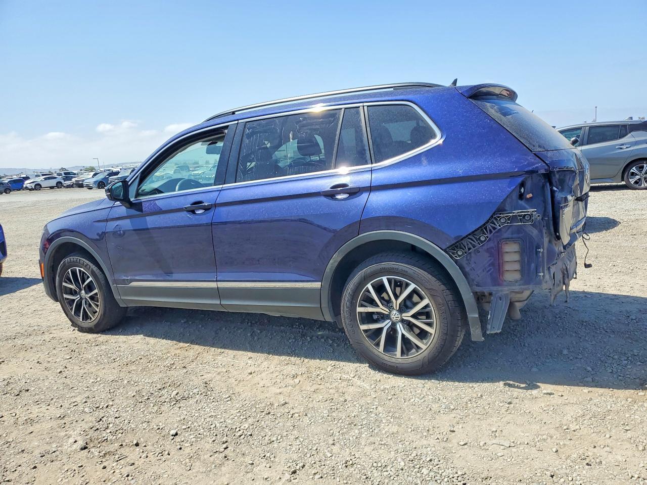 2021 Volkswagen Tiguan Se - Фото 2