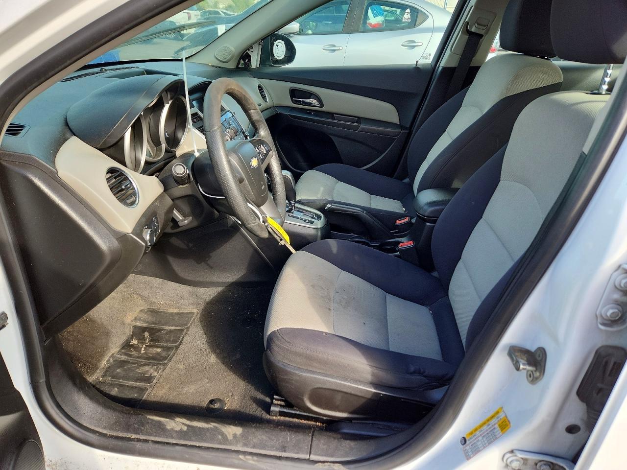 2014 Chevrolet Cruze Ls - Image 7