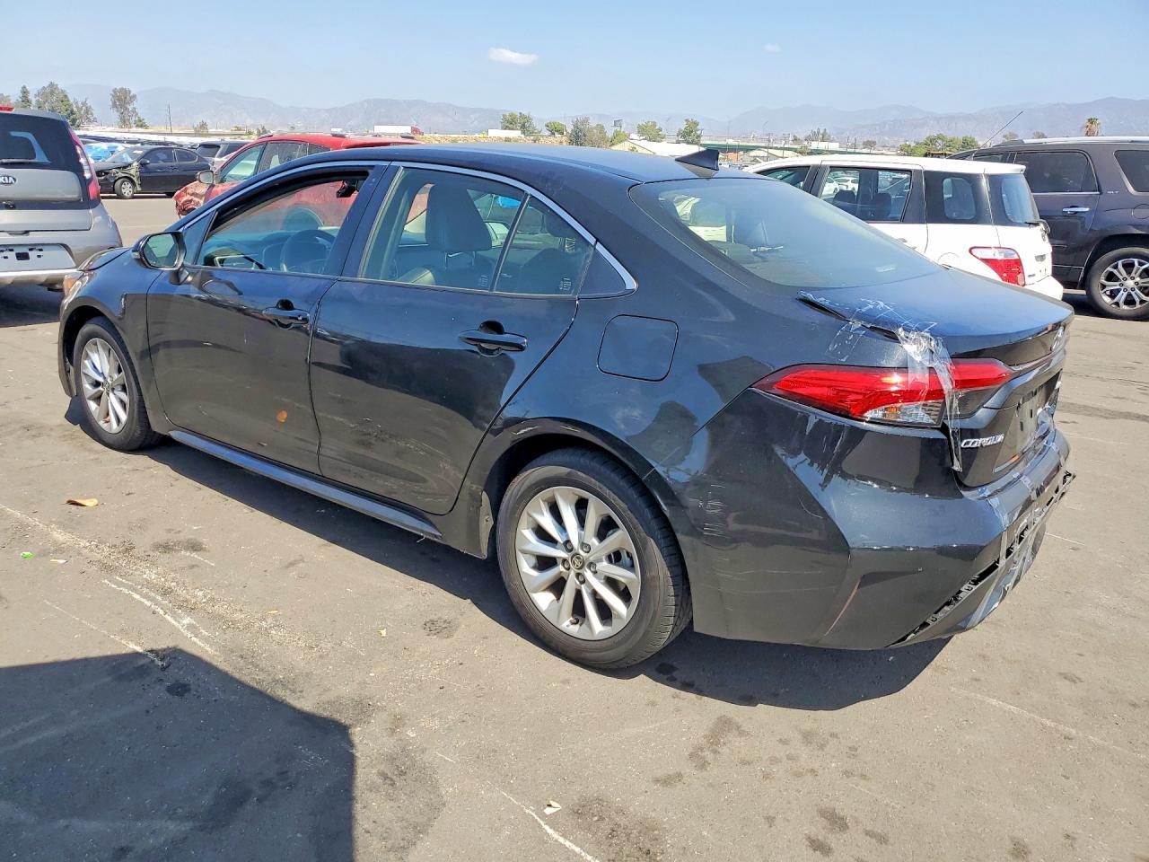 2022 Toyota Corolla Xle - Image 2