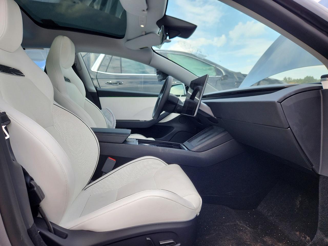 2024 Tesla Model 3 - Фото 7