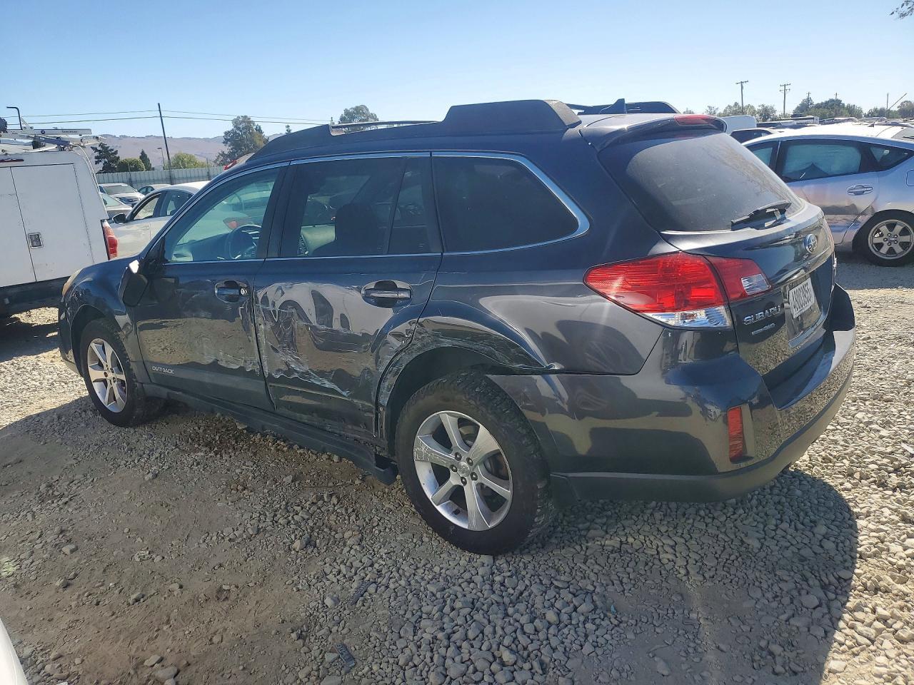 2013 Subaru Outback 2.5I Limited - Фото 2