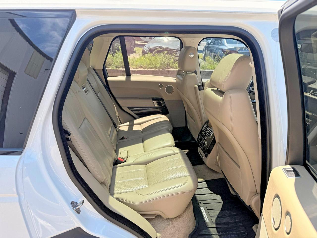 2014 Land Rover Range Rover Supercharged - Image 6