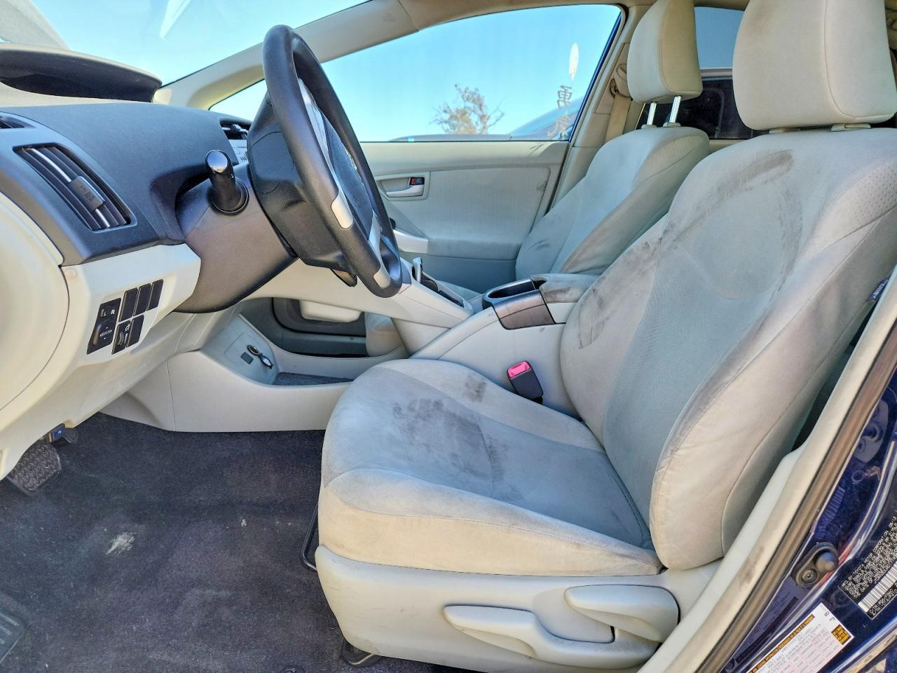 2013 Toyota Prius Two - Image 7