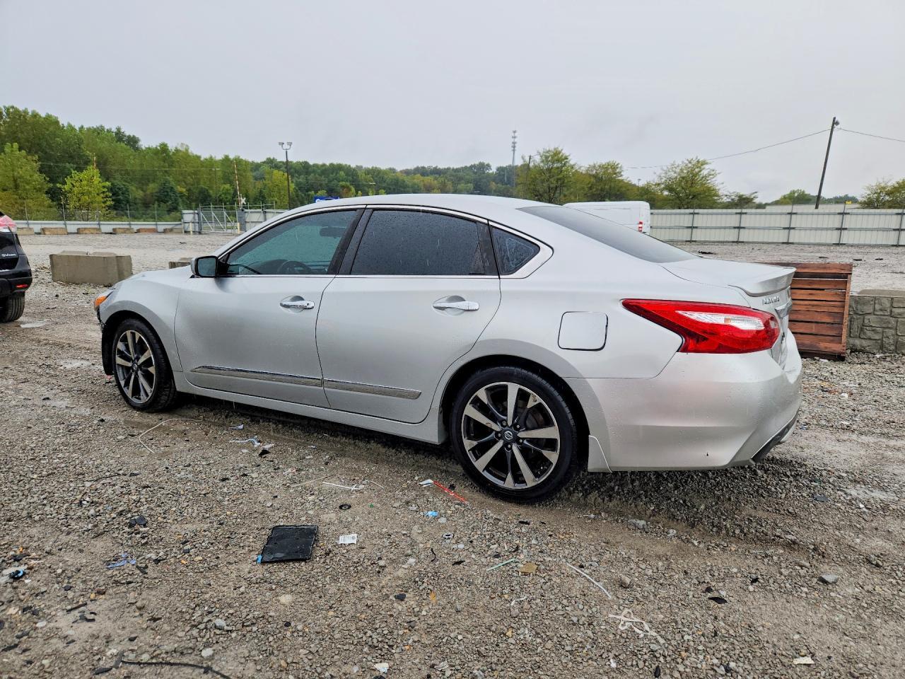 2016 Nissan Altima 2.5 Sr - Image 2