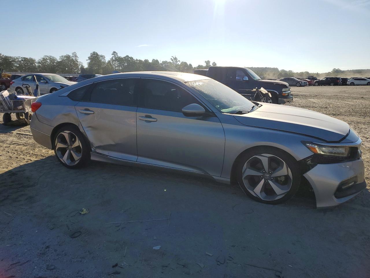 2018 Honda Accord Touring - Image 4