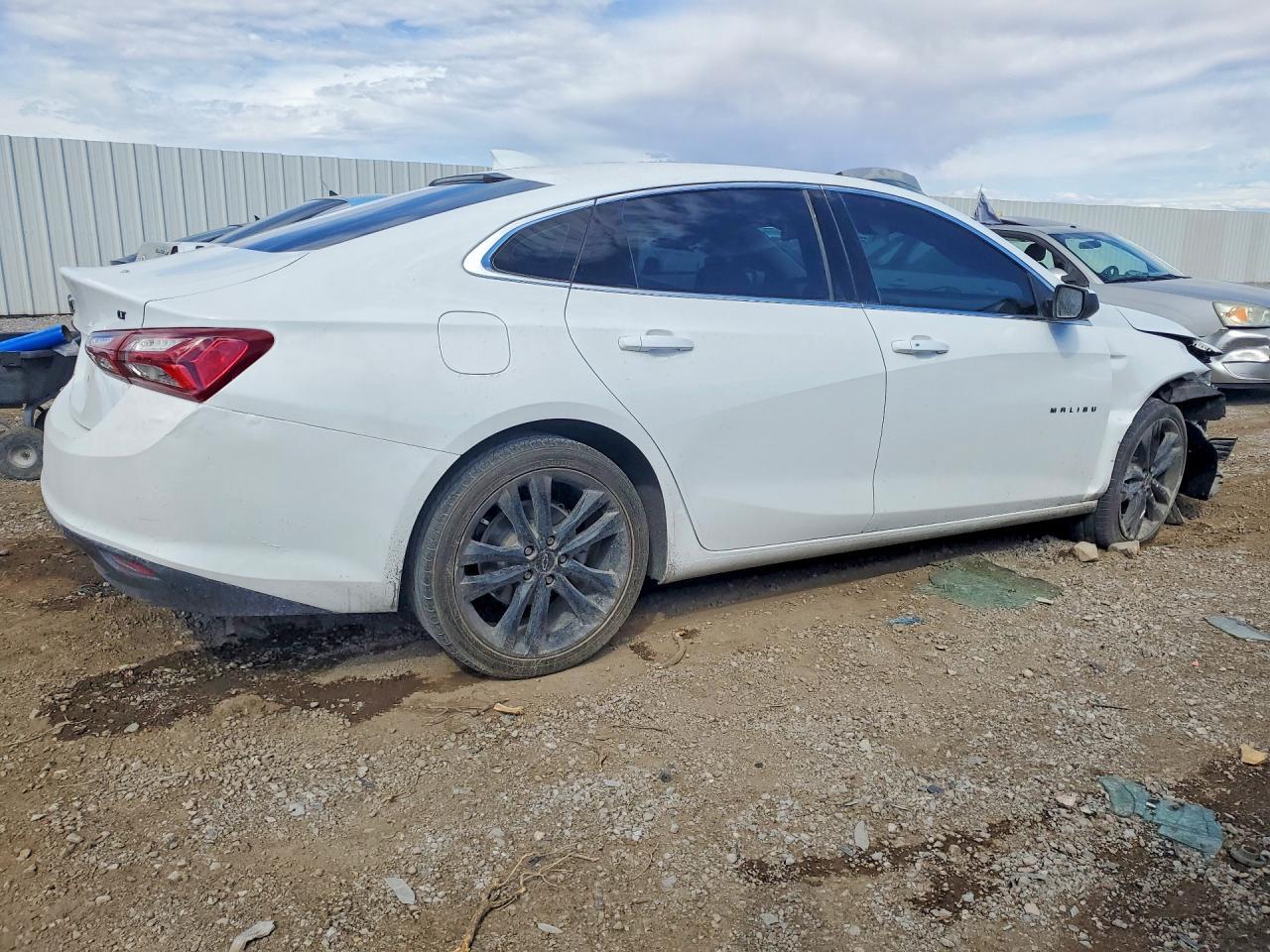 2023 Chevrolet Malibu Lt - Image 3
