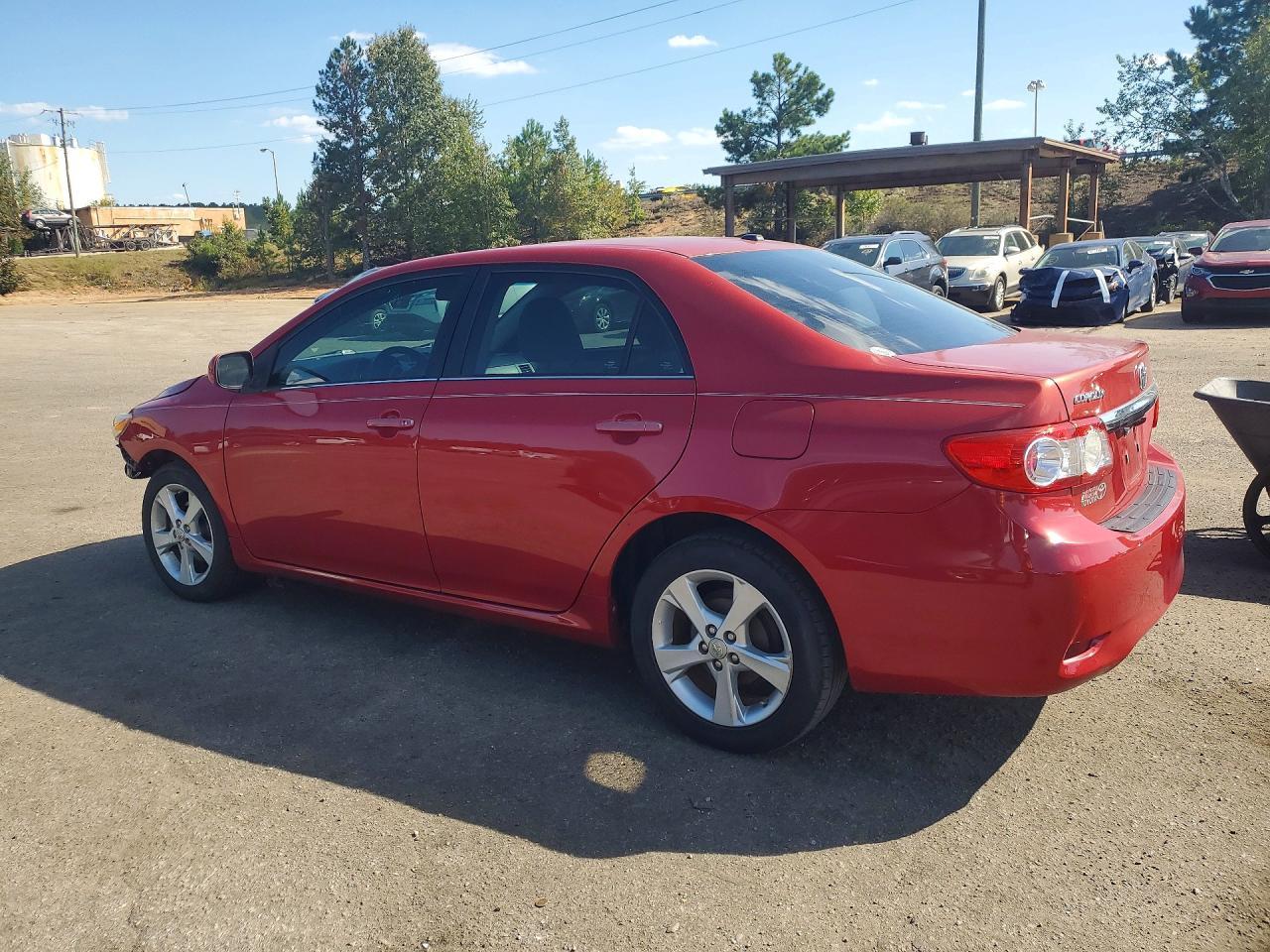 2013 Toyota Corolla Le - Фото 2