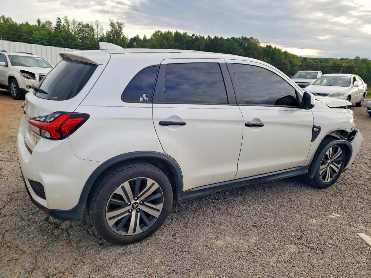 2021 Mitsubishi Outlander Sport Es - Фото 3
