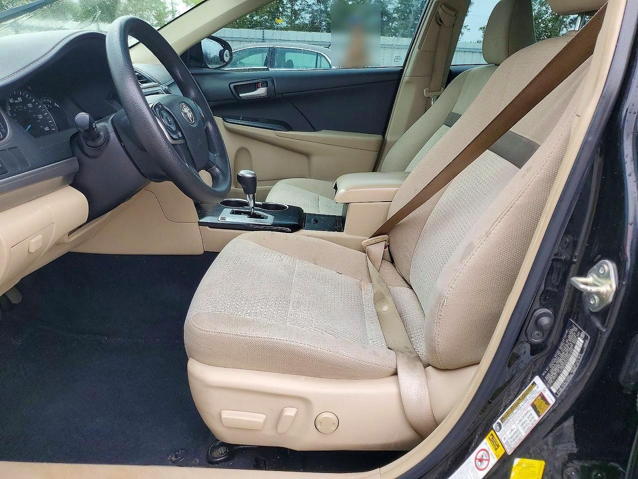 2014 Toyota Camry Le - Image 7