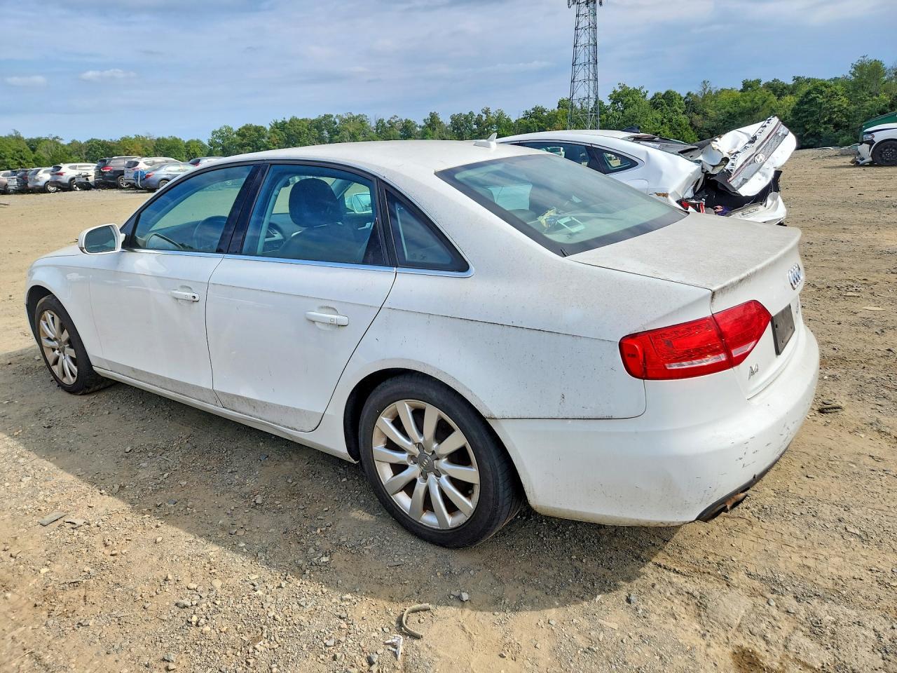2011 Audi A4 Premium Plus - Фото 2