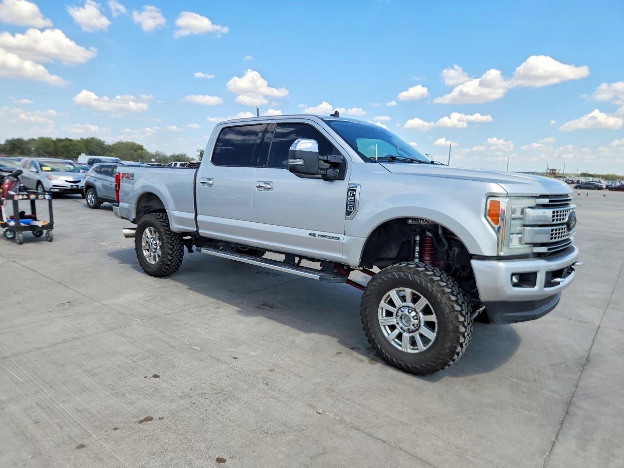 2019 Ford F250 Super Duty - Фото 4
