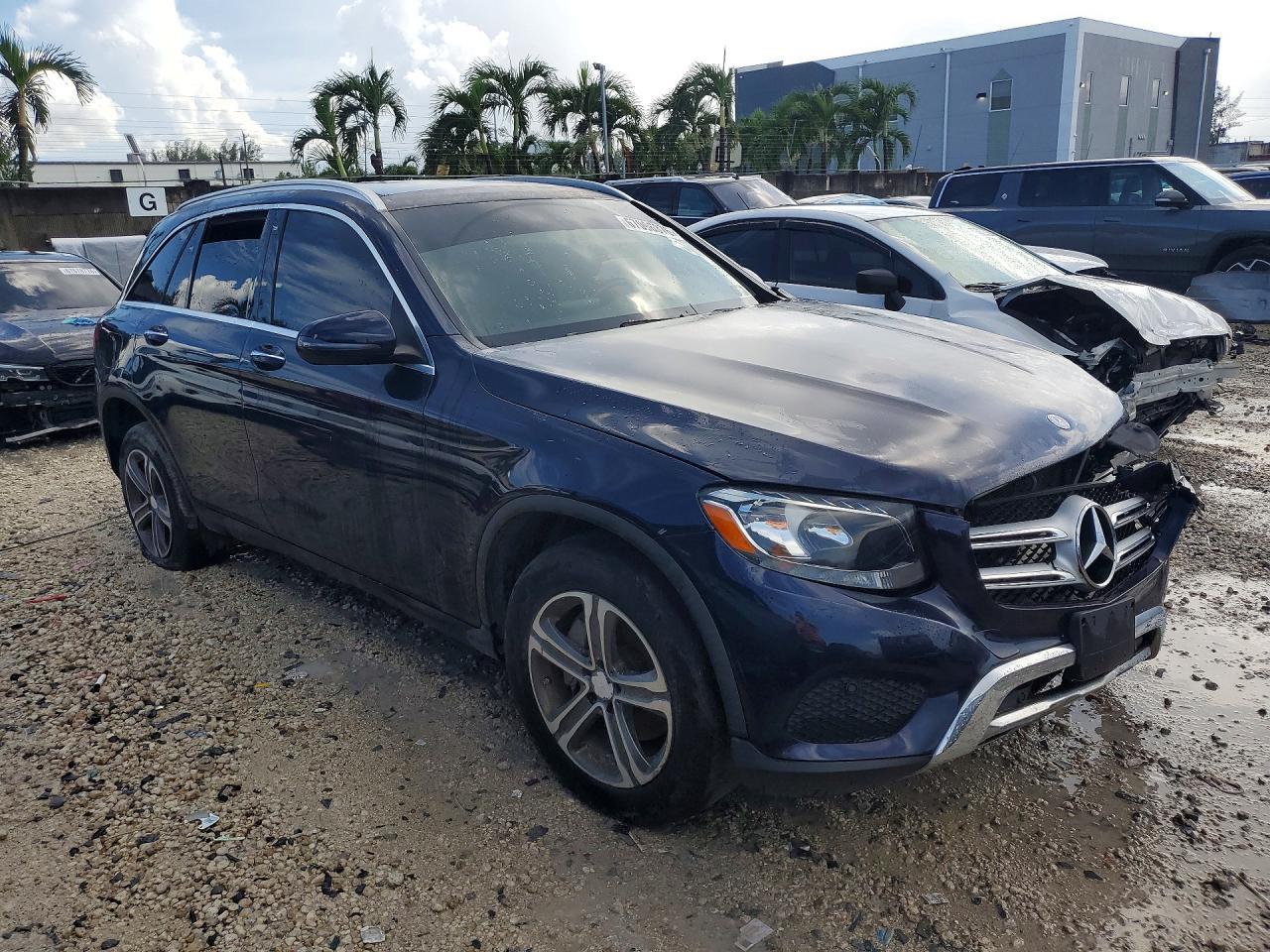 2017 Mercedes-Benz Glc 300 4Matic - Фото 4