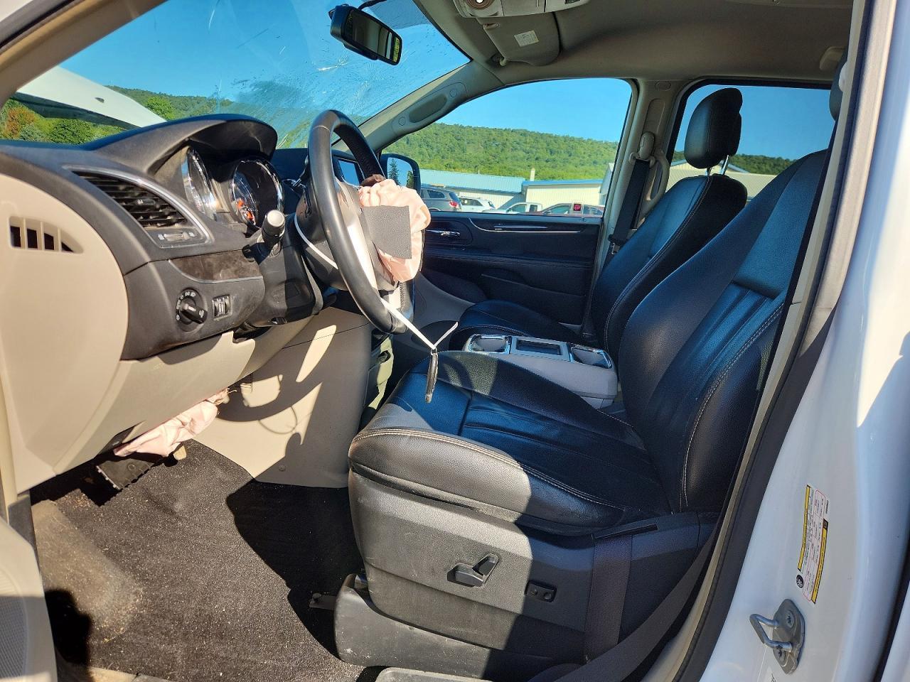 2014 Chrysler Town & Country Touring - Фото 7