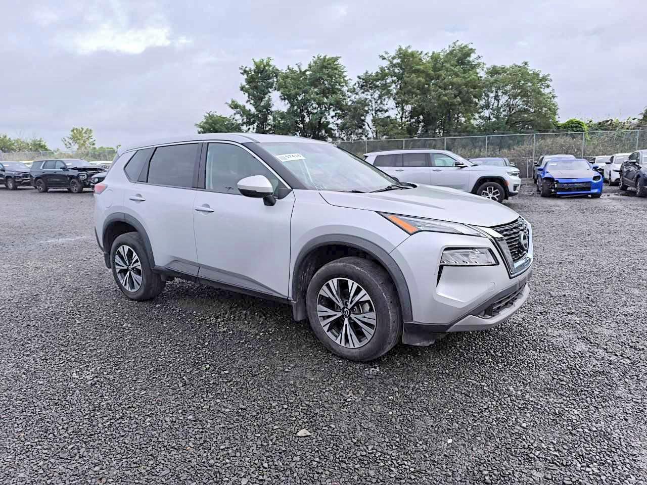 2023 Nissan Rogue Sv - Image 3