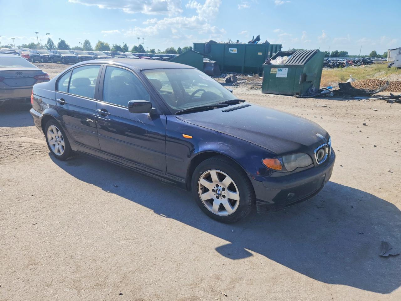 2003 BMW 325 Xi - Image 4