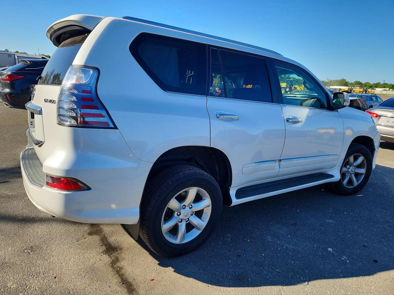 2016 Lexus Gx 460 - Фото 3