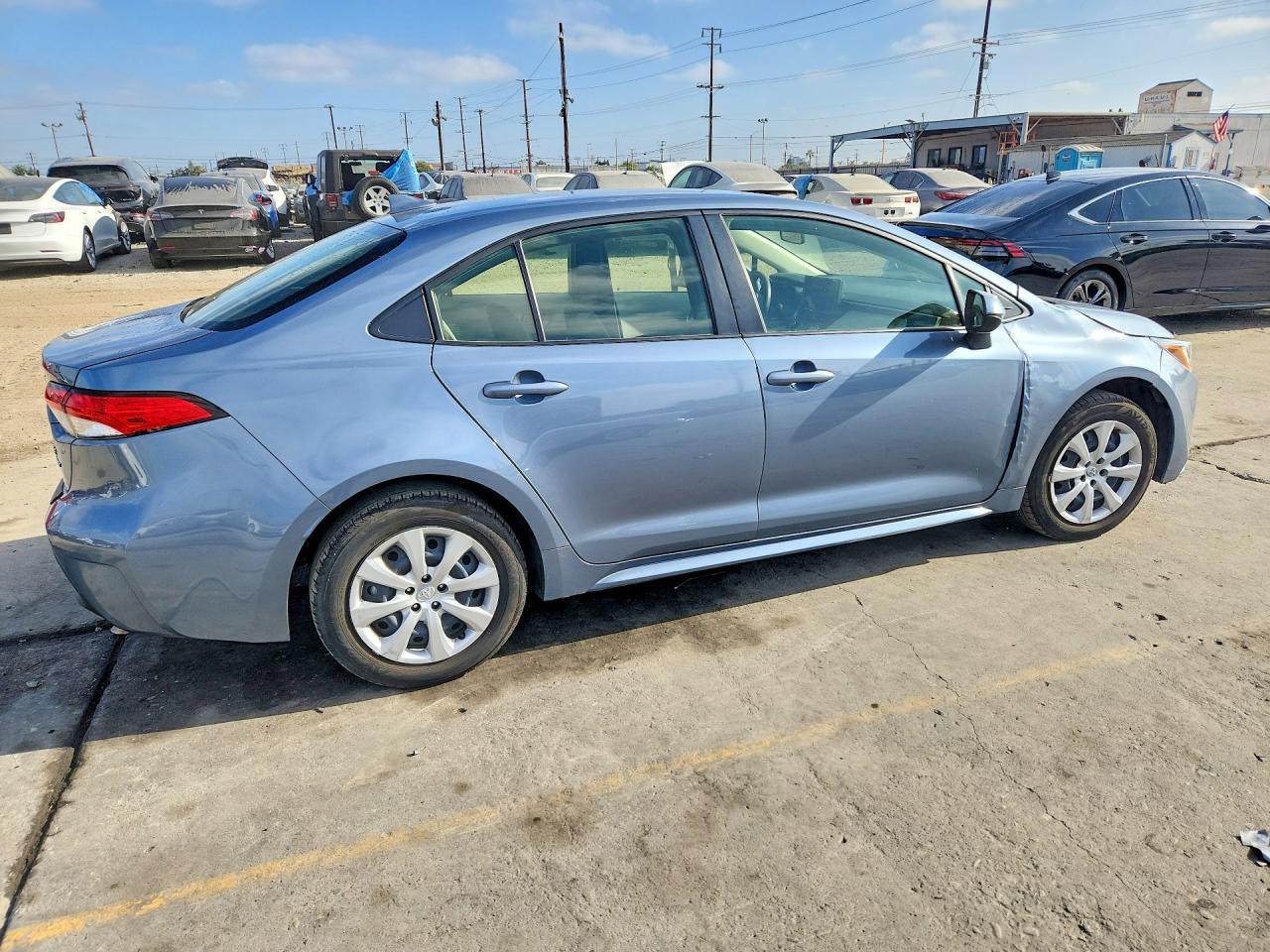 2025 Toyota Corolla Hybrid Le - Image 3
