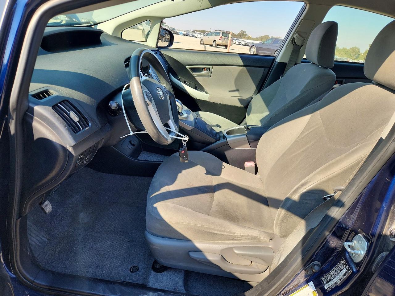 2013 Toyota Prius Two - Фото 7