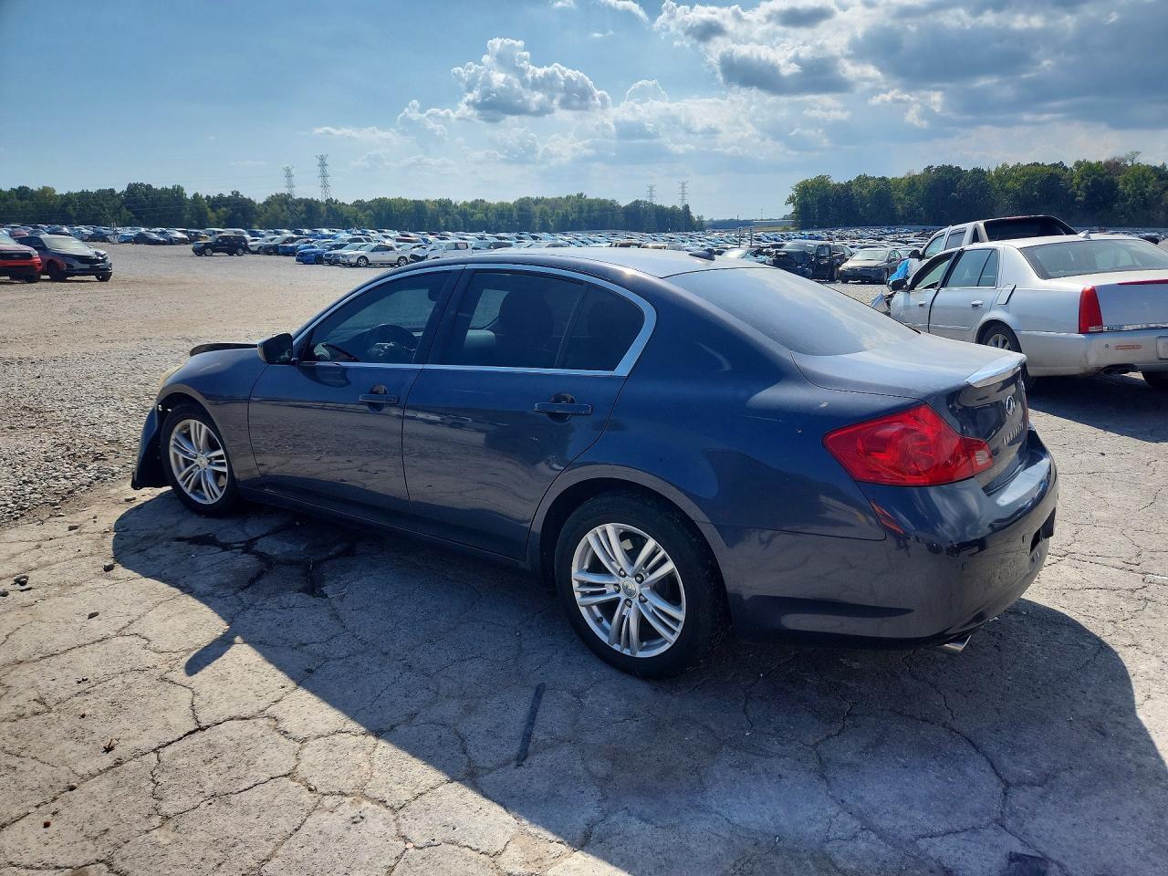 2013 Infiniti G37 - Фото 2