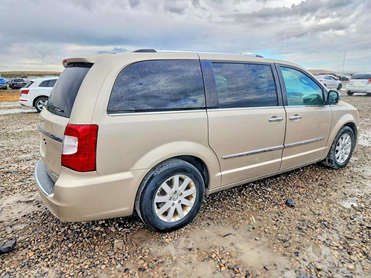 2015 Chrysler Town & Country Limited Platinum - Фото 3
