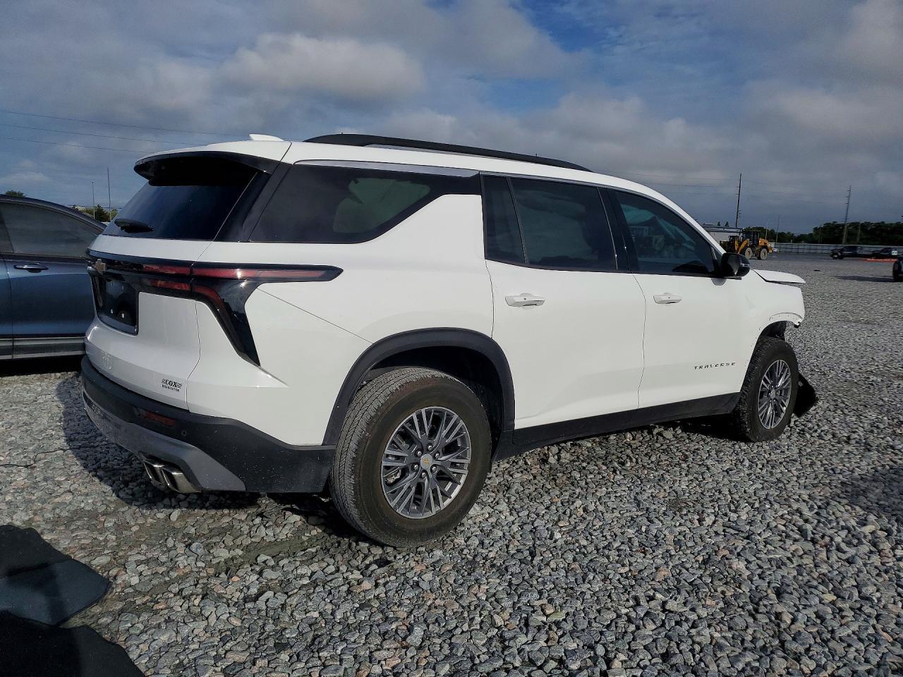 2025 Chevrolet Traverse Lt - Фото 3