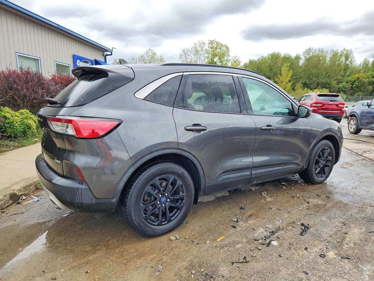 2020 Ford Escape Se - Фото 3