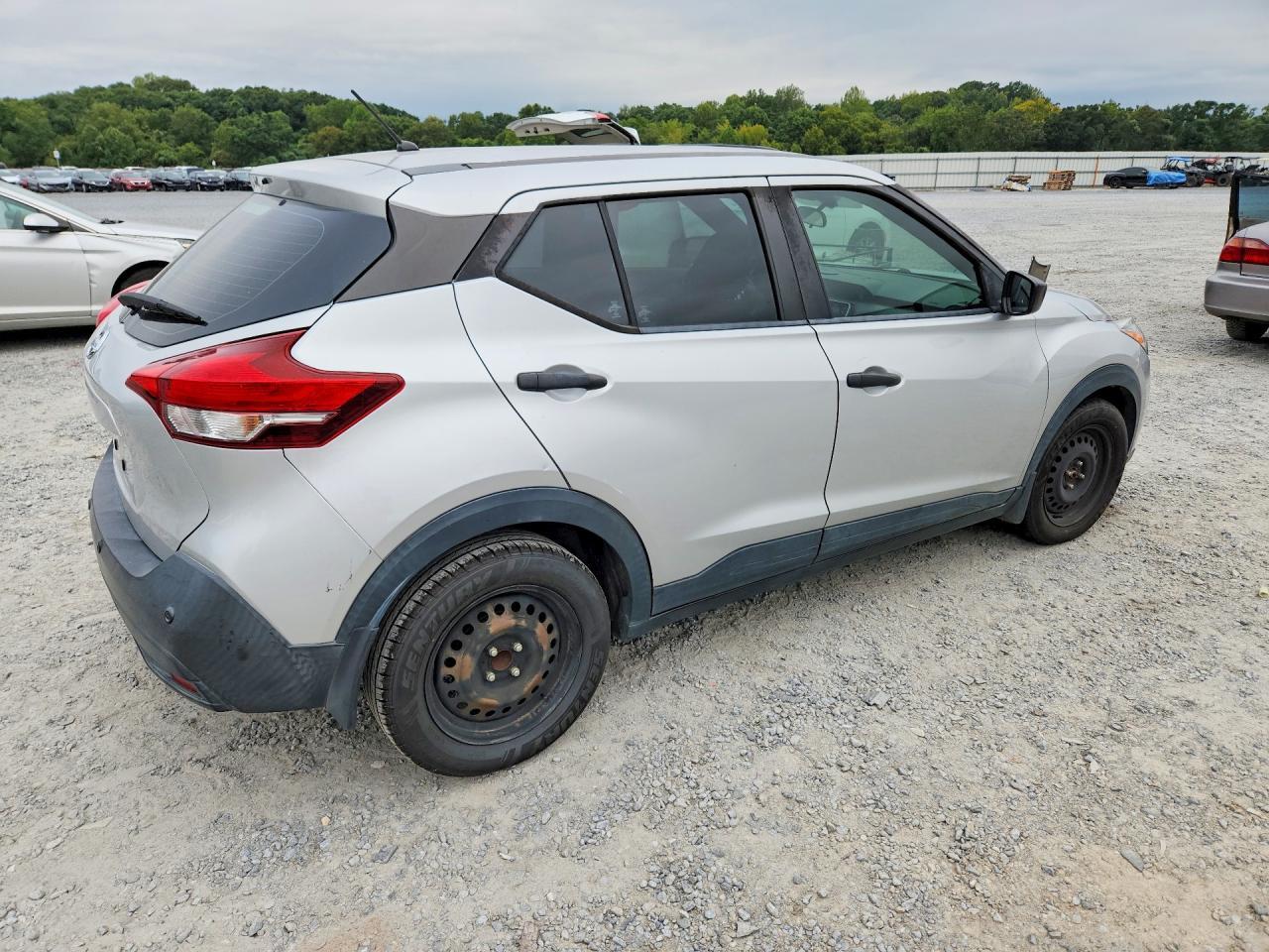2020 Nissan Kicks S - Image 3