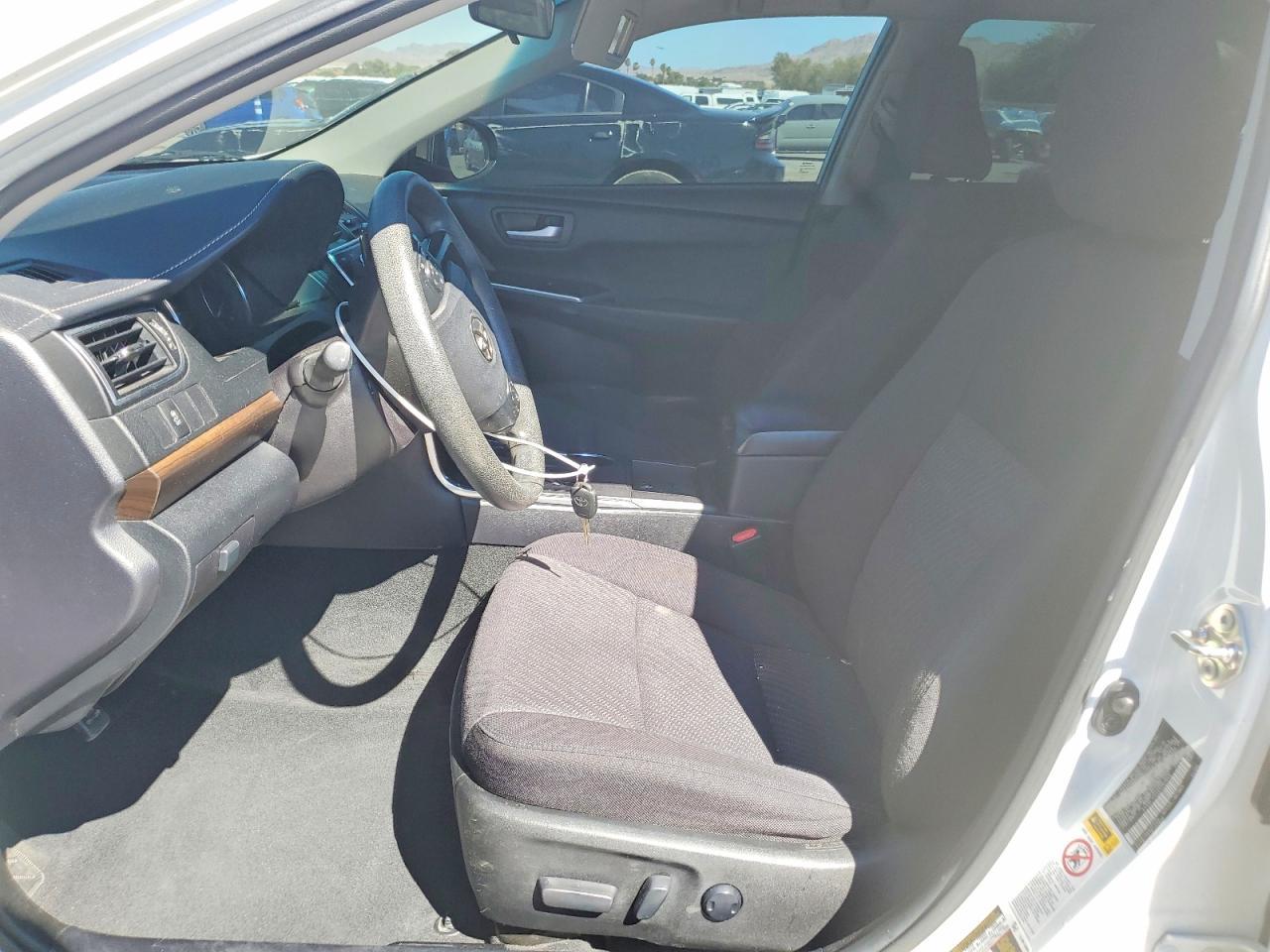 2016 Toyota Camry Le - Фото 7